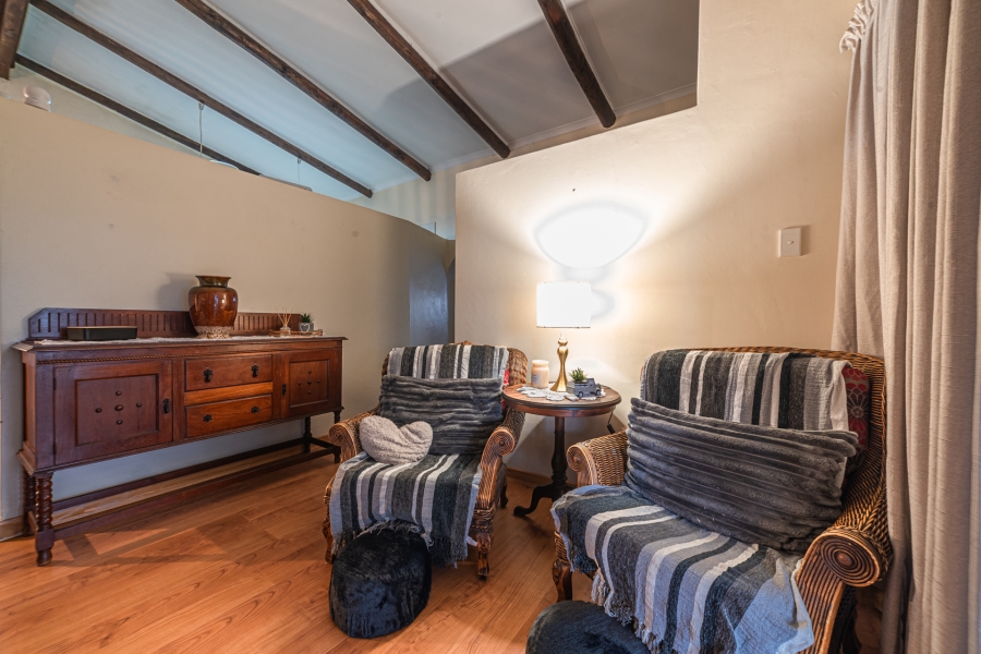 5 Bedroom Property for Sale in Fraaiuitsig Western Cape